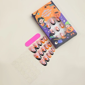Halloween Press-on-Nägel Set mit Kürbis Geist und Spinnennetz Designs inkl Zubehör