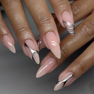 Faux Ongles Amande Français Rose Nu Semi Transparent Avec Lignes Métalliques 3D Argentées Style Métal Liquide Minimaliste Pour Femmes