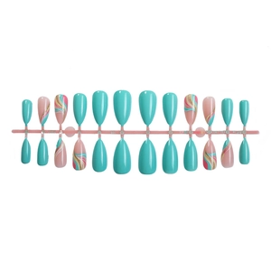 Faux ongles amande français avec finition sarcelle brillante et rayures colorées