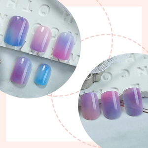 Short gradient blueberry press-on nails with cat eye shimmer and aurora glitter finish