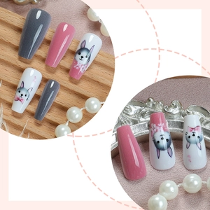 Lange Coffin-Nägel zum Aufkleben mit süßem Hasenmuster und mattem Pink-Grau-Finish