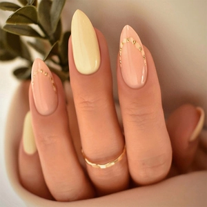 Ongles À Presser Amande Brillants Jaune Rose Nu Français Simple Élégant Faux Ongles Avec Décoration De Perles Dorées