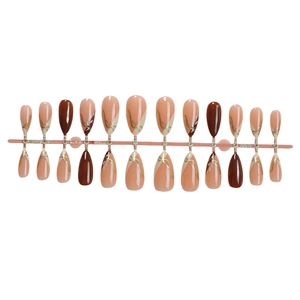 Faux ongles amande marron avec feuille d'or et lignes peintes, lot de 24