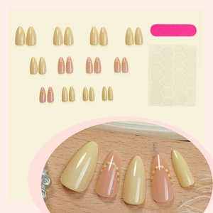 Kit d'ongles amande classiques avec designs jaune brillant et rose à pois dorés