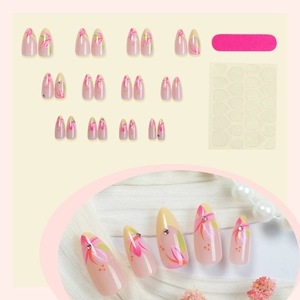 Set unghie finte a mandorla francese con decori floreali dipinti a mano e strass