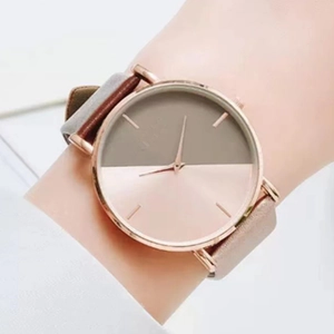 Montre quartz femme minimaliste bicolore avec boîtier rose doré et bracelet en cuir