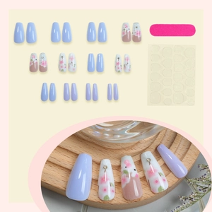 Faux ongles longs trapèze avec motifs fleurs et strass kit complet avec colle et lime