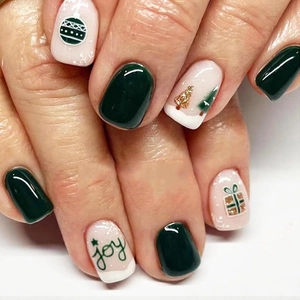 Christmas Tree Pattern Press On Nails Short Square Deep Green White Holiday False Nails Kit With Nail File And Adhesive Tabs
