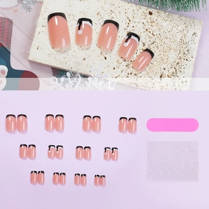 Französisches Press-on-Nagelset mit festlichem Schneedesign und 24-teiligem Maniküre-Kit