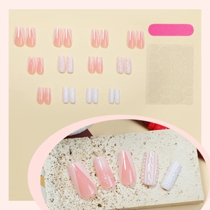 Lot de 24 faux ongles nude et blancs avec motifs de flocons et texture de pull relief
