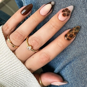 Leopard Print Almond Press On Nails Retro Floral French Brown Autumn Winter Fake Nails With Adhesive Tabs Nail File