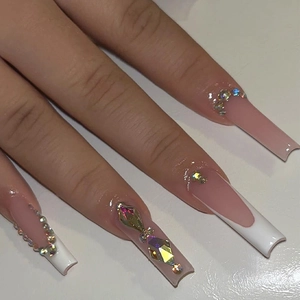 Luxury Press On Nails Long Coffin Shape French Tip White Edge Nude Pink Rhinestones Artificial False Nails For Women