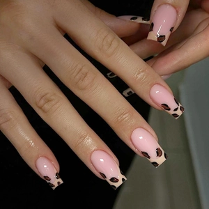 Press On Nails French Tip Imprimé Léopard Carré Faux Ongles Brillant Rose Nude Manucure À La Mode Pour Femmes