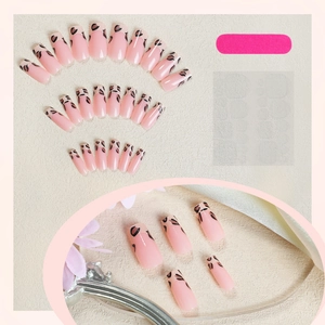 Faux ongles imprimé léopard style français avec forme d'amande et kit de manucure