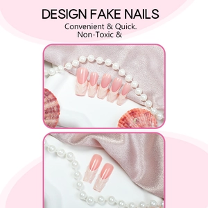 Détails en gros plan de la texture 3D sur des faux ongles French design rose et blanc