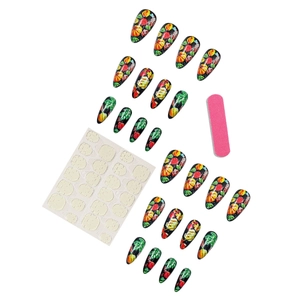 Coffret de faux ongles amande avec motifs citrouille et baies incluant colle et lime