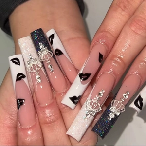 Extra Long Ballerina Press On Nails With Rhinestone Crown Decoration Black Lip Print Coffin False Nails Luxury French Style Resin Nail Art Set For Women