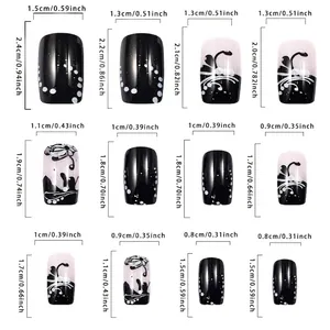 Größentabelle für dunkle florale Press-on-Nägel mit 12 Teilen und detaillierten Maßen