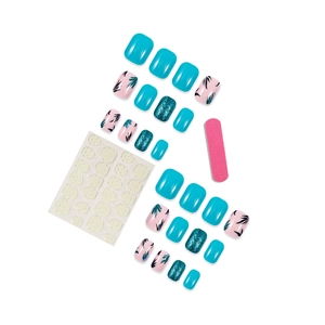 Faux ongles courts avec motifs de feuilles vertes et paillettes bleues avec kit