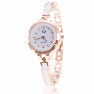 Women Quartz Watch Minimalist Round Dial Alloy Bracelet Wristwatch Elegant Korean Style Fashion Accessory For Ladies