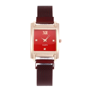Elegante quadratische Damenuhr mit rotem Zifferblatt, roségoldenem Gehäuse und Magnetarmband