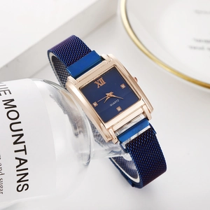 Elegante roségoldene Quarzuhr mit blauem Zifferblatt und magnetischem Milanaise-Armband