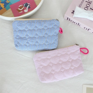 Quilted heart-pattern cosmetic pouch in soft cotton for storage and travel organizer