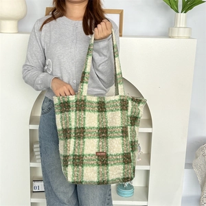 Large capacity green checkered plush tote bag with shoulder straps for winter style