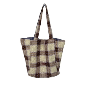 Plush checkerboard tote bag in beige and purple-brown with shoulder straps for winter