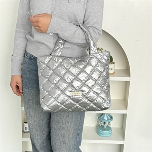 Chic silver quilted heart tote bag with rhomboid pattern for stylish daily commuting