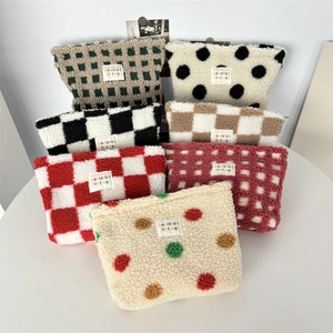 Plush Checkerboard Makeup Bag Lamb Wool Large Capacity Cosmetic Pouch Travel Toiletry Organizer Handheld Bag Women