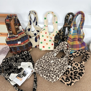 Plush Tote Bag For Women Large Capacity Faux Fur Shoulder Bag Leopard Plaid Pattern Casual Commute Underarm Bag