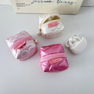 Quilted heart-patterned PU mini pouches with pearl zipper pulls for earbuds and coins