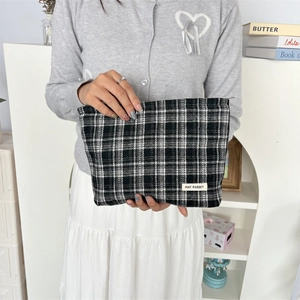 Classic checkered canvas storage bag with zipper for women, minimalist portable clutch