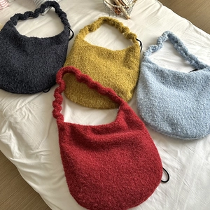 Plüsch-Schultertaschen in Grau, Gelb, Blau und Rot mit verstellbarem Kordelzugband