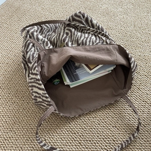 Minimalist zebra print plush tote bag with large capacity for daily casual use