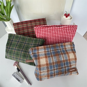 Trousses à maquillage rétro à carreaux en tissu épais avec fermetures éclair et motifs variés