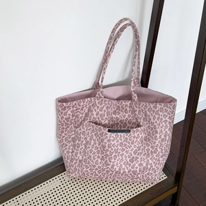 Pink leopard print tote bag with large capacity and HAVE A NICE DAY front pocket design