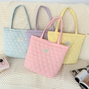 Gesteppte Wattierte Tragetasche Große Kapazität Polyester Schulterhandtasche Damen Lässig Koreanischer Stil Minimalistisch Pendler