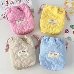 Gesteppte Herz-Zugbeutel Kosmetiktaschen in Rosa, Gelb, Creme und Blau