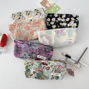French Relief Jacquard Makeup Bag Floral Embroidery Portable Travel Toiletry Storage Pouch Zipper Handbag For Women