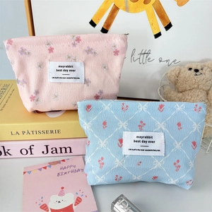 Mini trousses à cosmétiques en velours côtelé avec motifs floraux et nœuds mignons