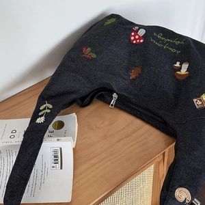 Sac fourre-tout en denim noir de style japonais avec broderies et fermeture éclair