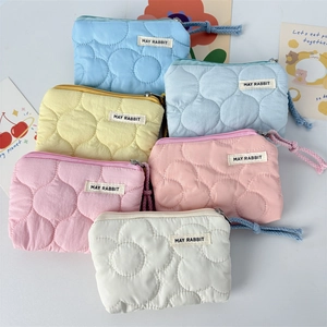 Porte-monnaie Matelassé Femmes Portable Polyester Petite Pochette Florale Fermeture Éclair Sac De Rangement Pour Serviettes