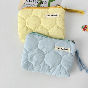 Mini porte-monnaie matelassé et pochette pour serviettes hygiéniques en jaune et bleu