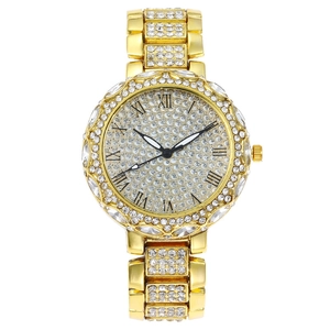 Montre femme dorée luxe avec cadran à chiffres romains et bracelet acier serti de cristaux