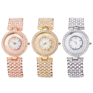 Set di orologi al quarzo da donna con cinturino e lunetta con diamanti in tre varianti
