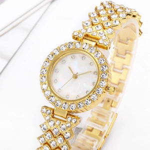 Women Quartz Watch Full Rhinestone Alloy Bracelet Mother Of Artificial Pearl Dial Round Analog Fashion Elegant