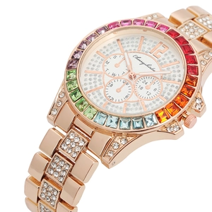 Montre tendance en or rose avec lunette arc-en-ciel et bracelet en acier serti de diamants
