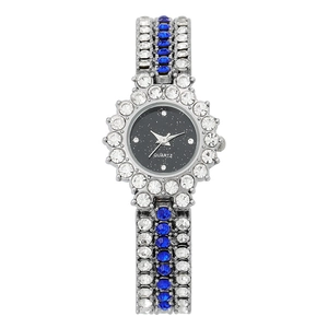 Orologio al quarzo argento da donna con strass e accenti in cristallo blu scuro